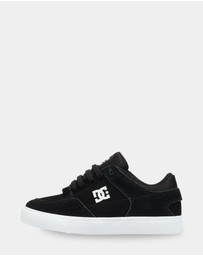 DC Shoes - Boys 8 to 16 Onyx Skate Shoes