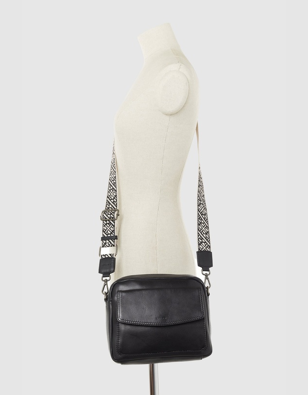 Evity - Pia Leather Crossbody Bag