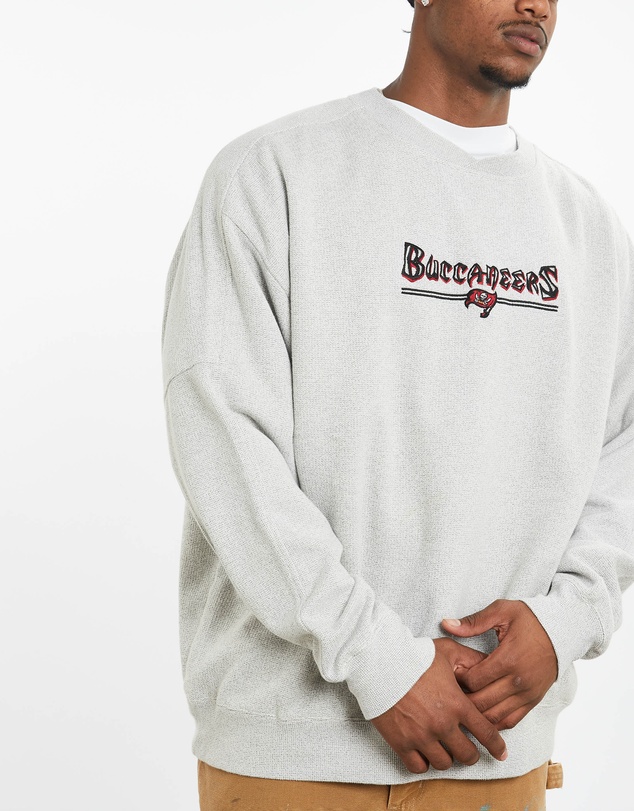 Vintage by The Real Deal - Pre Loved - Vintage NFL Tampa Bay Buccaneers Sweatshirt