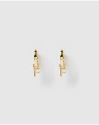 Izoa - Alphabet Letter F Huggie Earrings Gold
