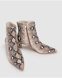 Chaos & Harmony - Nightfall Boot