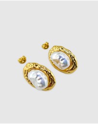 Izoa - Giselle Pearl Stud Earrings
