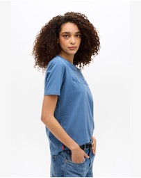 Superdry - Embossed Logo Graphic Tee