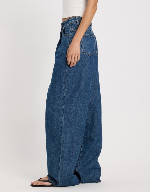 Calli - Pleat Wide Jeans