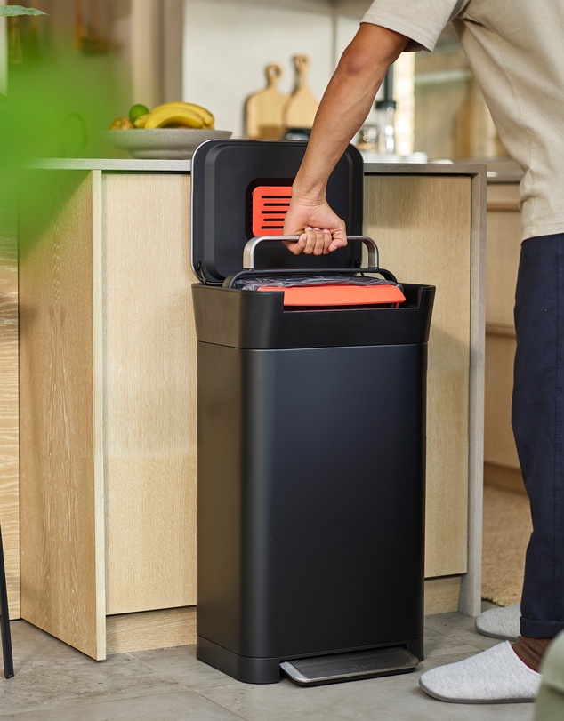 Joseph Joseph - Titan 30L Trash Compactor (Carbon Black)