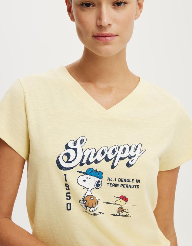 Cotton On - The Lcn V Neck Original Graphic Tee