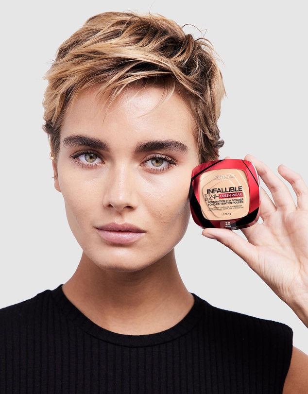 L’Oreal Paris - Infallible 24hr Longwear Lightweight Matte Foundation in a Powder - 20 Ivory
