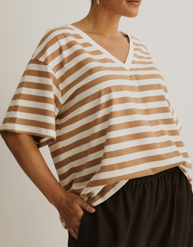 Atmos&Here Curvy - Jessica Striped V-Neck Relaxed Tee