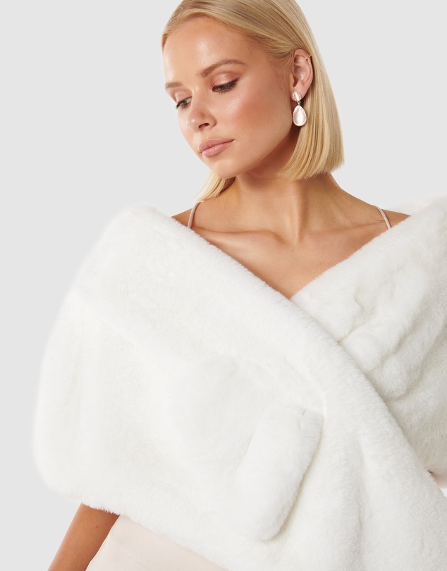 Forever New - Sophia Faux Fur Wrap