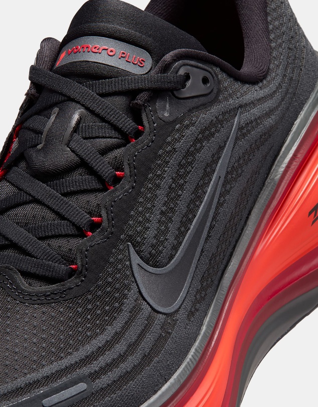 Nike - Nike Vomero Plus - Men's