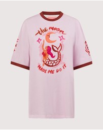 SMWR. by The Somewhere Co - Cancer Astrology Oversized Tee
