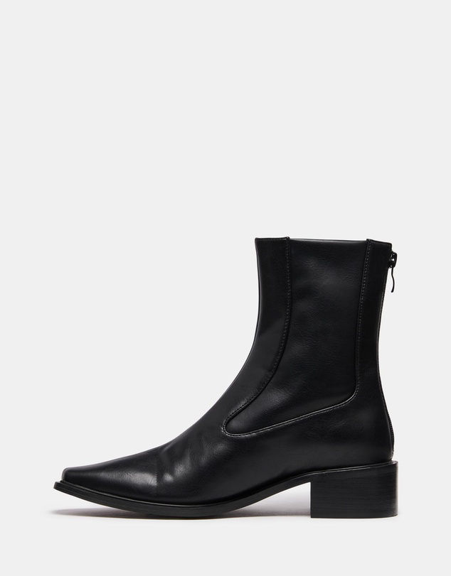 Therapy - Barn Boots