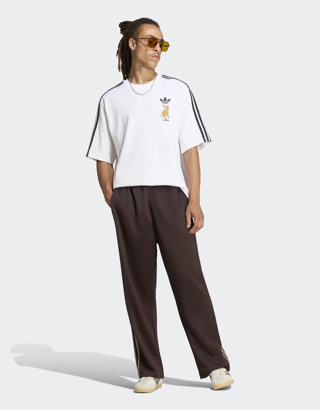 adidas Originals - adidas Disney Little Santas Helper Graphic Oversized T-shirt Mens