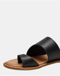 Steve Madden - Zani Black Leather Sandals