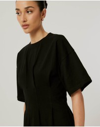 Calli - Tucked T-Shirt