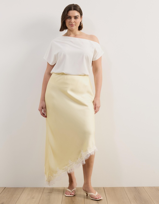 Atmos&Here Curvy - Leoni Asymmetric Lace Satin Skirt