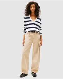 Tommy Jeans - Essential V-Neck Sweater