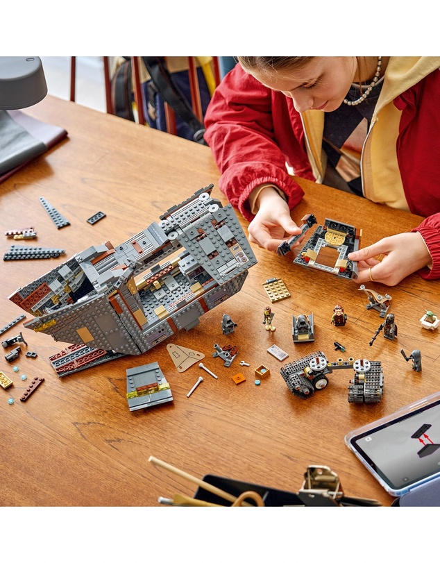 LEGO - 75453 Offworld Sandcrawler and Mudhorn
