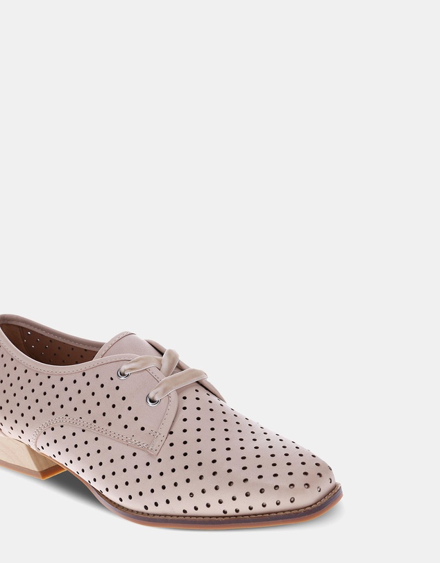 Mia Vita - Frances Oxford - Pebble