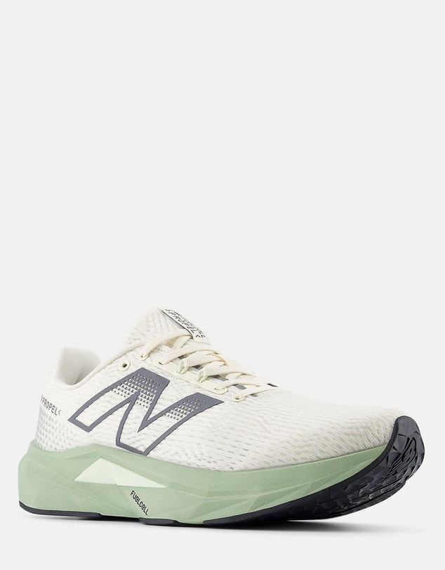 New Balance - FuelCell Propel v5 - Men's